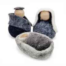 Handgert grá ull, settið Fæðing frelsarans Flóki. Jósef, Maríu og Jesú í vöggu. Íslenskur minjagripur og gjöf